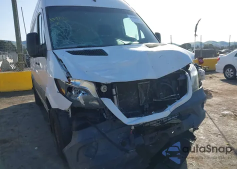 2016 Mercedes-Benz Sprinter 2500 Normal Roof из США, поврежденный, VIN WD3PE7DD2GP326643